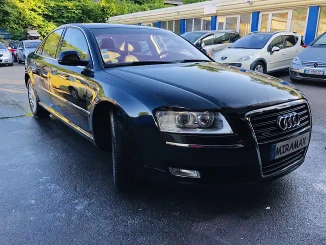 Audi A8 2009 thumbnail 3