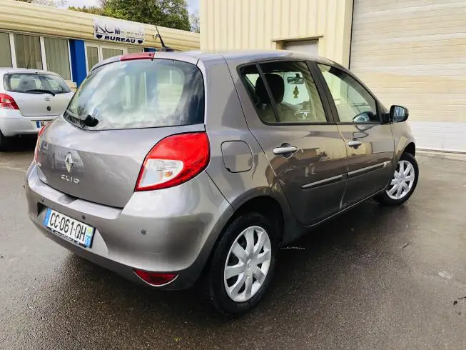 Renault CLIO 2012 thumbnail 4