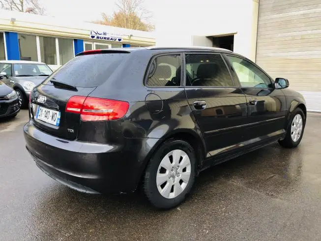 Audi A3 2010 thumbnail 4