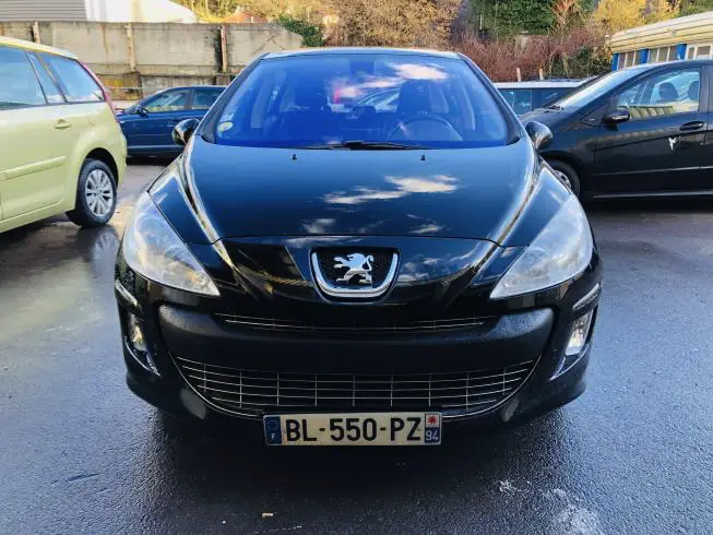 Peugeot 308 2008 thumbnail 2