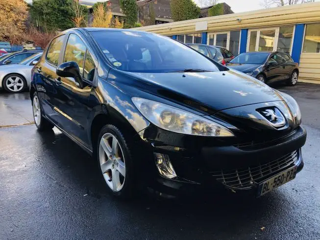 Peugeot 308 2008 thumbnail 3
