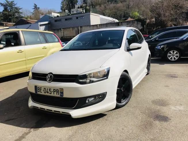Volkswagen POLO 2011 thumbnail 1
