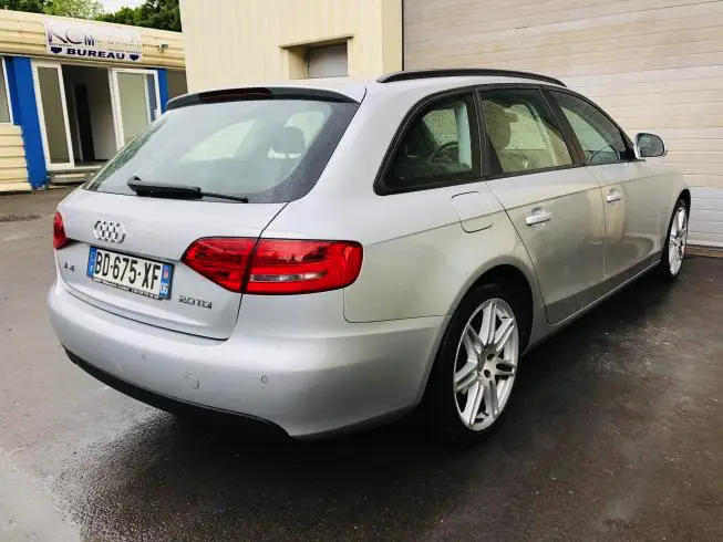 Audi A4 2009 thumbnail 4