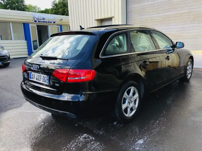 Audi A4 2010 thumbnail 3