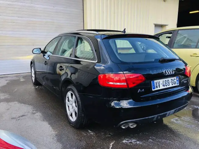 Audi A4 2010 thumbnail 5