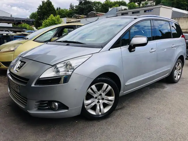 Peugeot 5008 2011 thumbnail 1