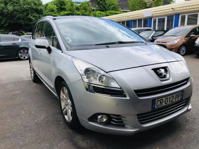 Peugeot 5008 2011 thumbnail 3