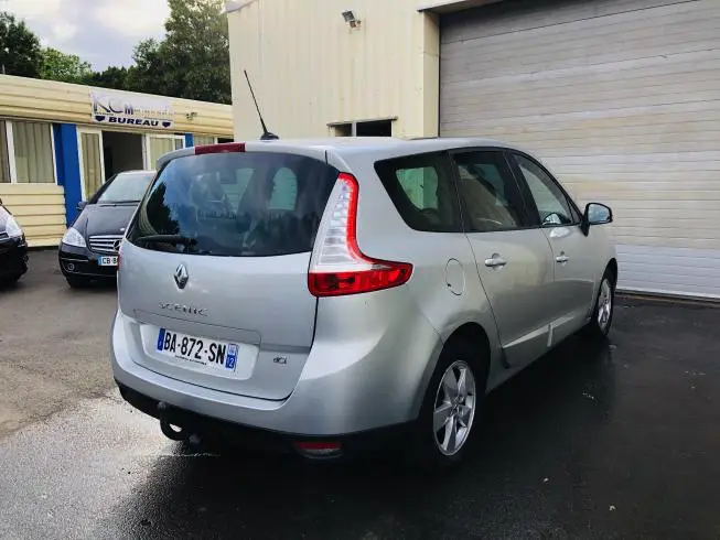 Renault SCENIC 2010 thumbnail 4