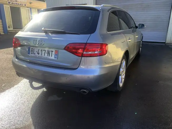 Audi A4 2011 thumbnail 4