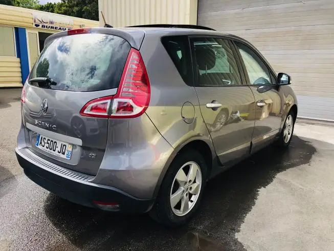 Renault SCENIC 2010 thumbnail 3