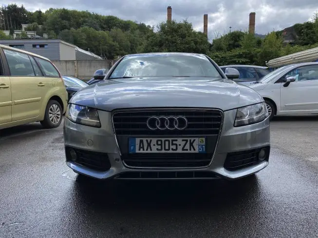 Audi A4 2010 thumbnail 2