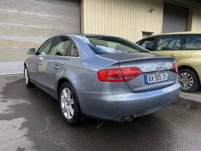 Audi A4 2010 thumbnail 5