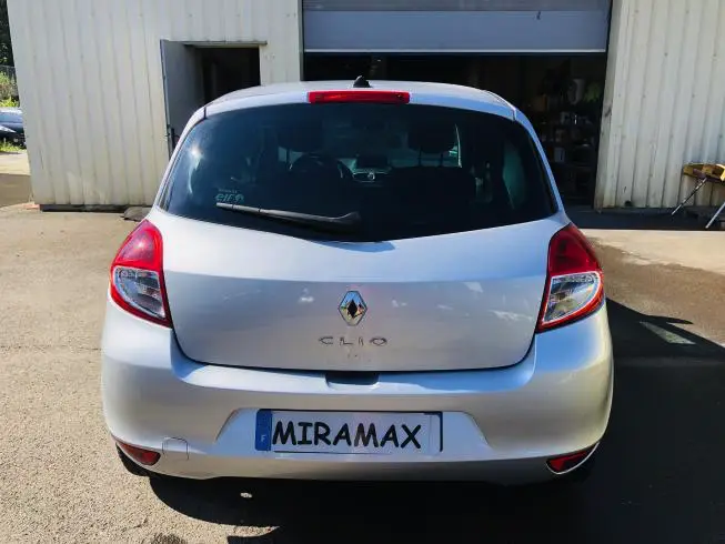 Renault CLIO 2011 thumbnail 4