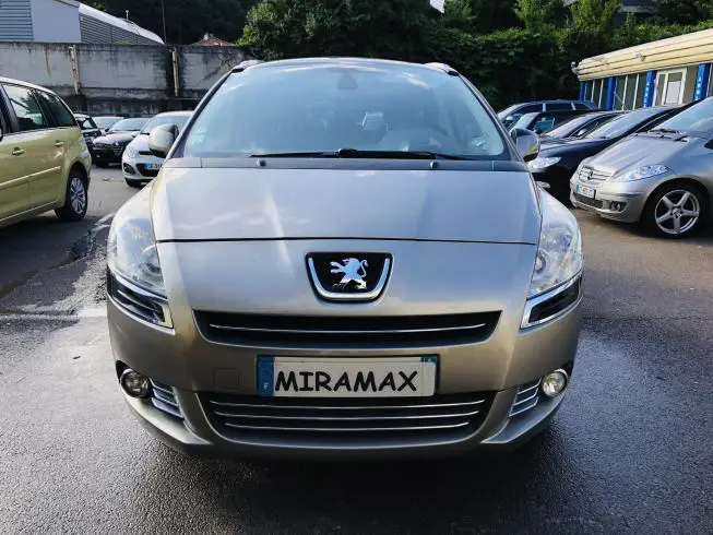 Peugeot 5008 2011 thumbnail 2