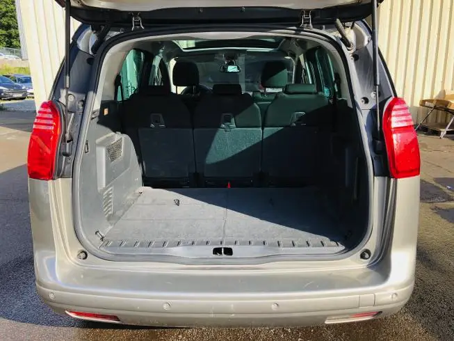 Peugeot 5008 2011 thumbnail 5