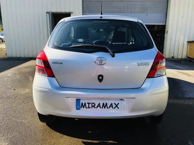 Toyota YARIS 2010 thumbnail 5