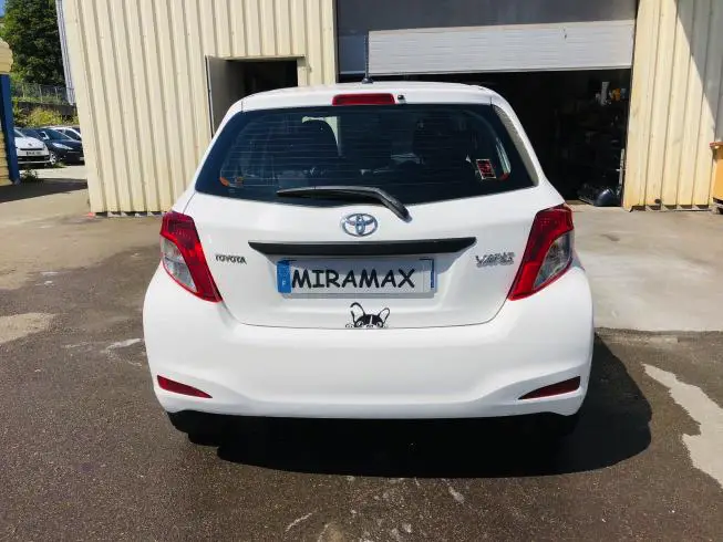 Toyota YARIS 2012 thumbnail 5
